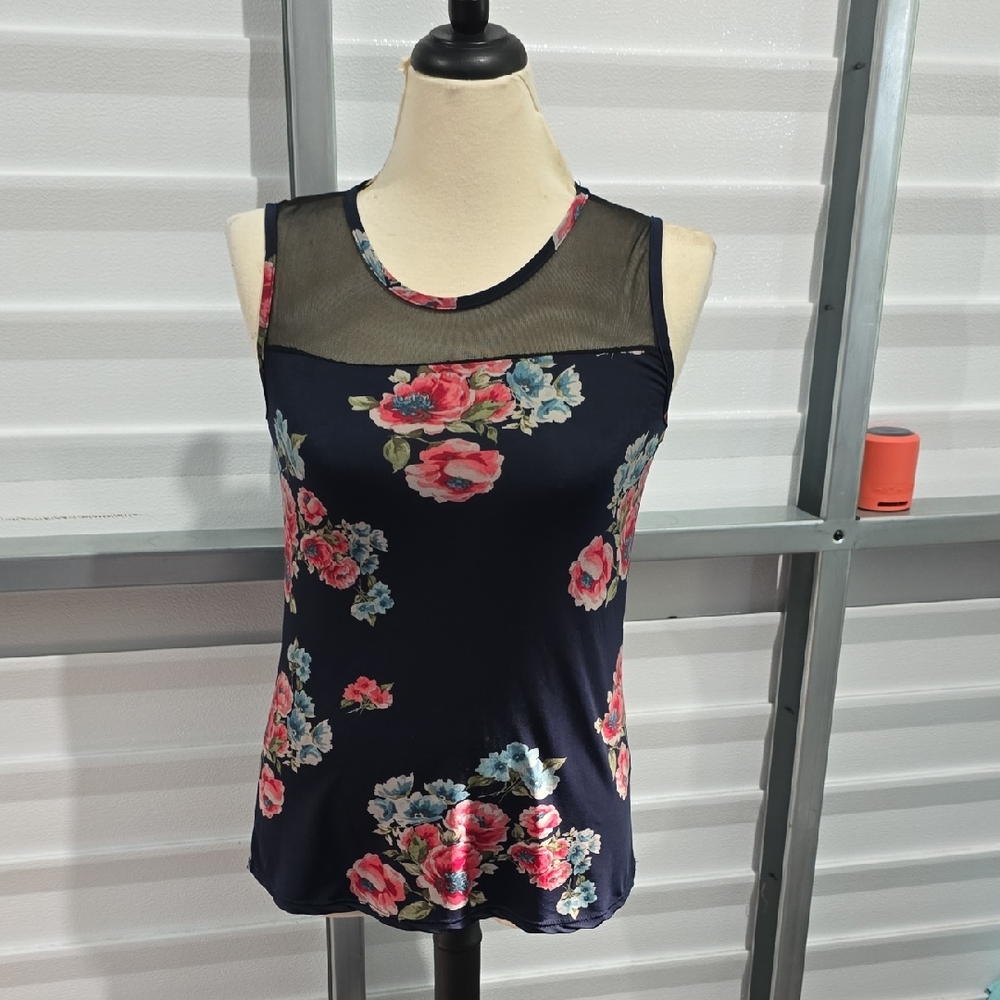 First Love Black and Red Fitted Floral Tank Top Size XL‎